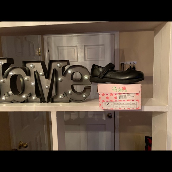 Girls/Toddler Mary Jane Shoes Size 11 New - Picture 2 of 2